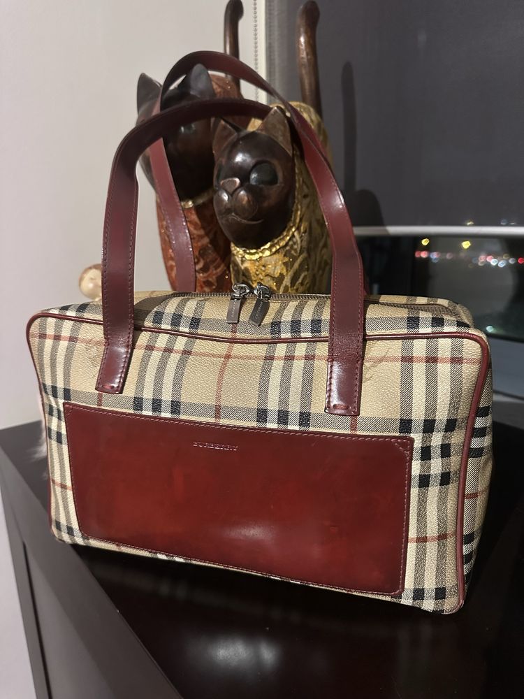 Mala Burberry modelo intemporal