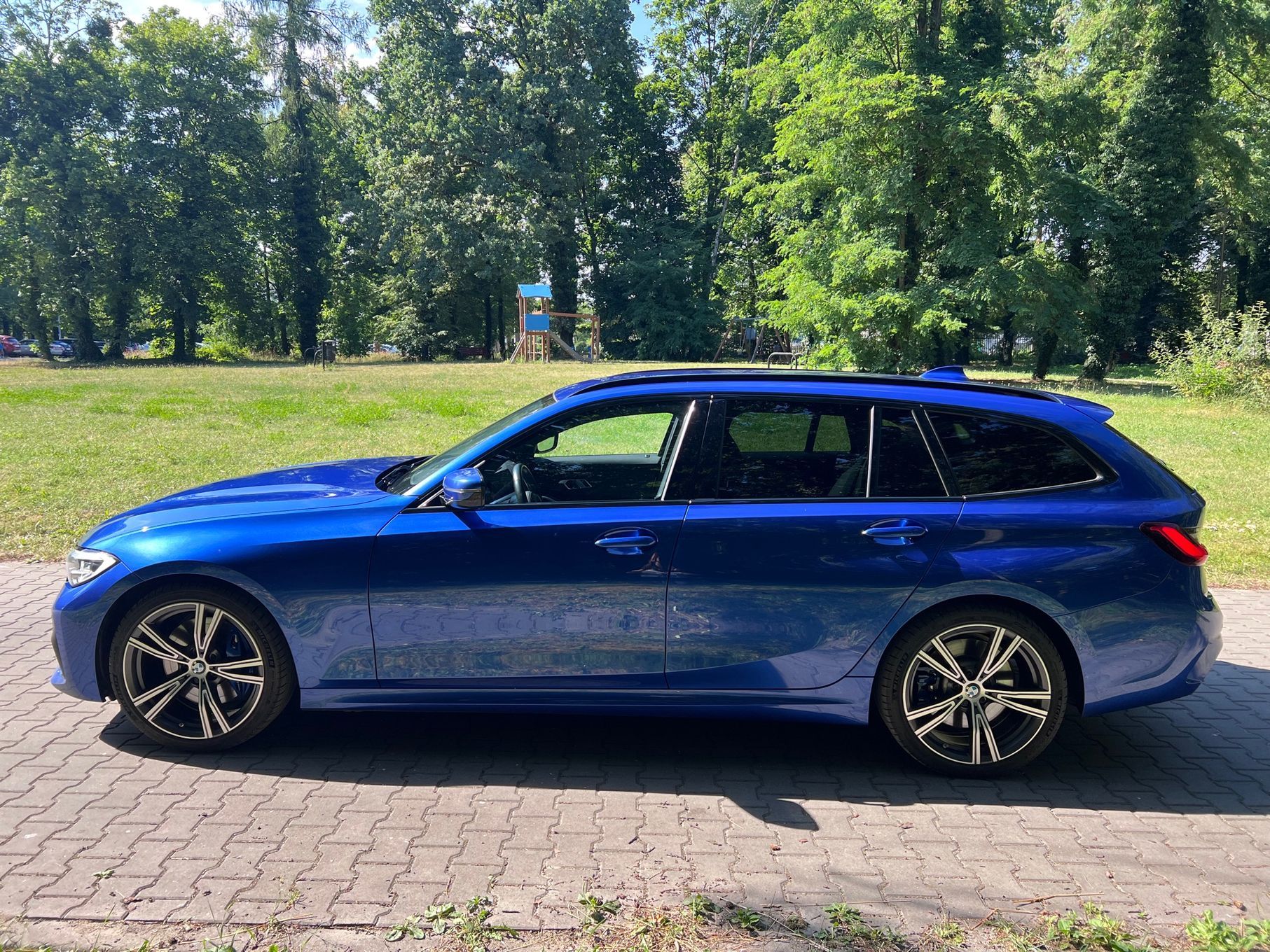 BMW Seria 3 320d M sport hamulce lasery Portimao Blue FV23%