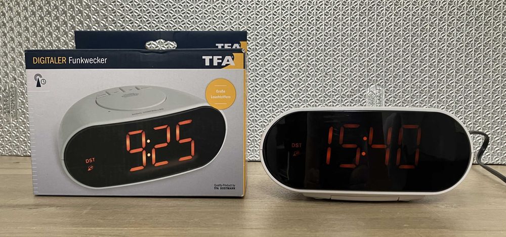 Budzik TFA Dostmann 60.2505 cyfrowy, sterowany radiowo