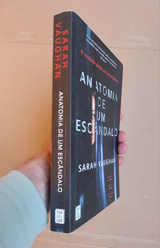Portes grátis.   (Oferta 25 % - 2° livro)