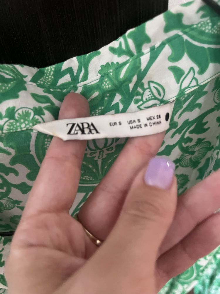Сукня ZARA зелена з орнаментом