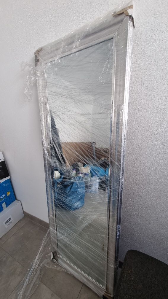 Vendo espelho com moldura 1.68m de altura e 60cm de largura