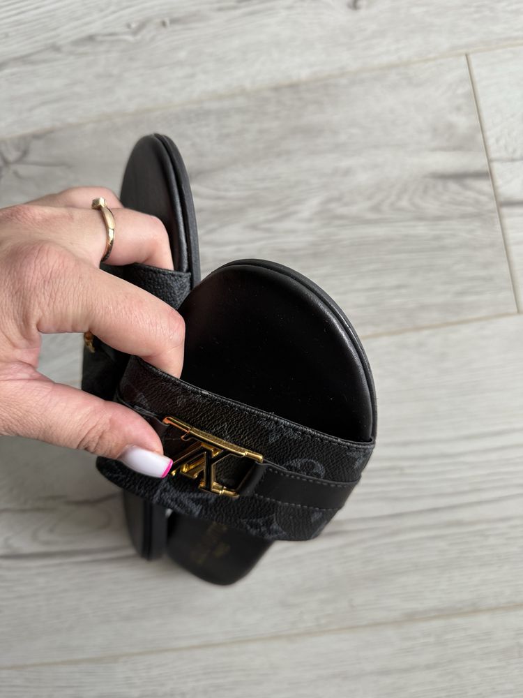 Шльопанці Louis Vuitton оригінал