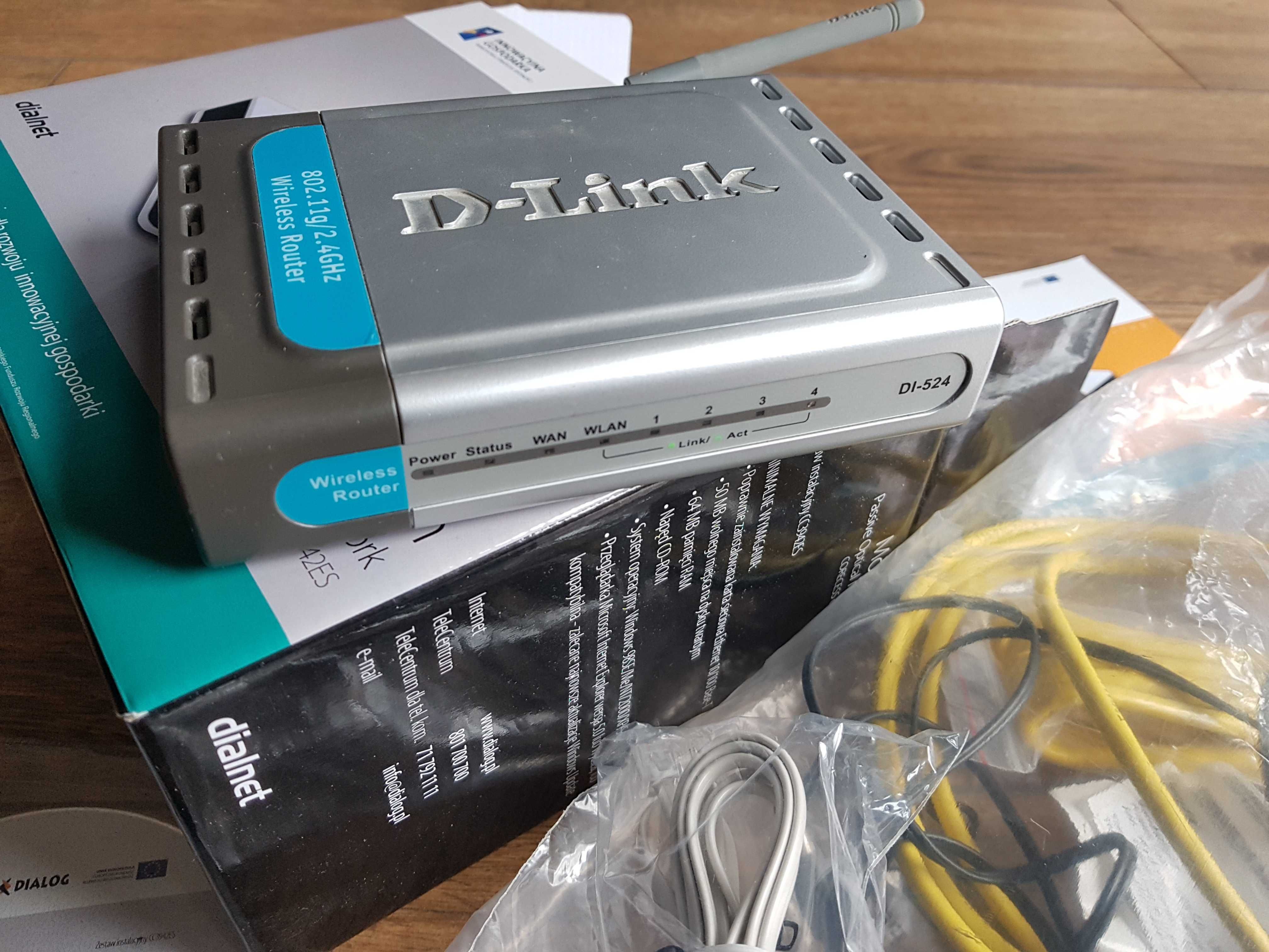 Router Corecess CCS3942ES, D-Link modem światłowód