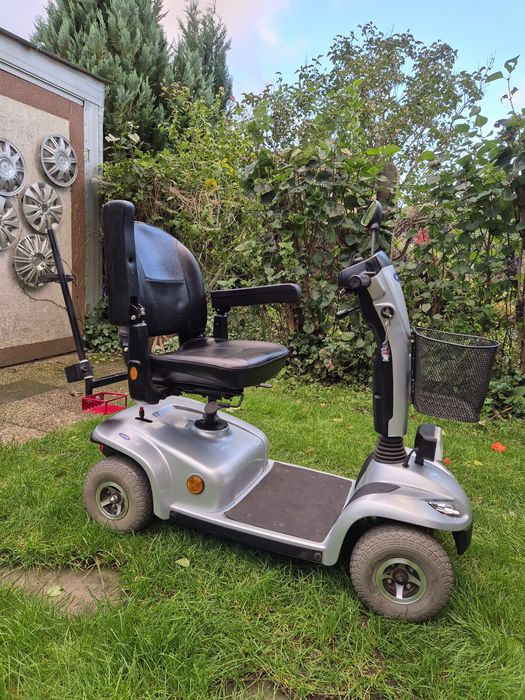 Wózek inwalidzki elektryczny INVACARE LEO