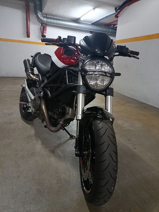 Ducati Monster 696