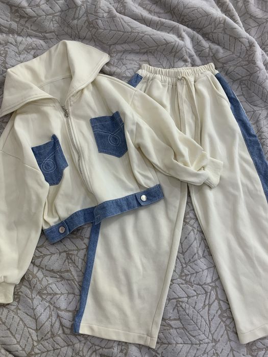 Стильний костюм для дівчинки