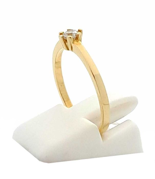 WYPRZEDAŻ !-30% Pierścionek r.16 Złoty pr.333 z jednym kamieniem Z-349