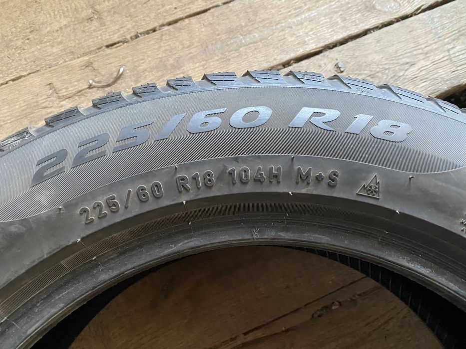 2шт 225/60R18 Pirelli Sottozero 3 RFT