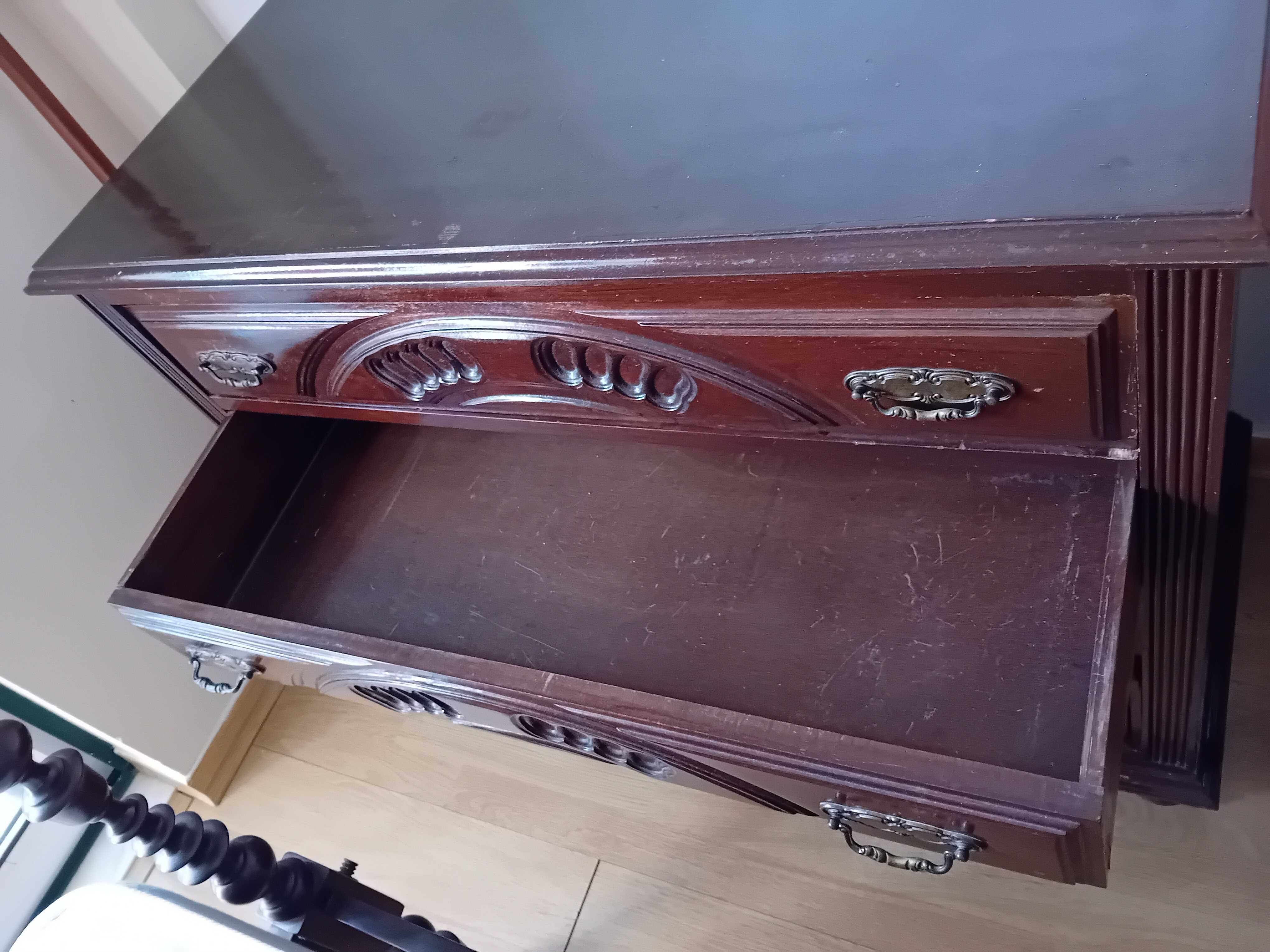 Quarto de casal em mogno com colchão - Bom Estado para desocupar