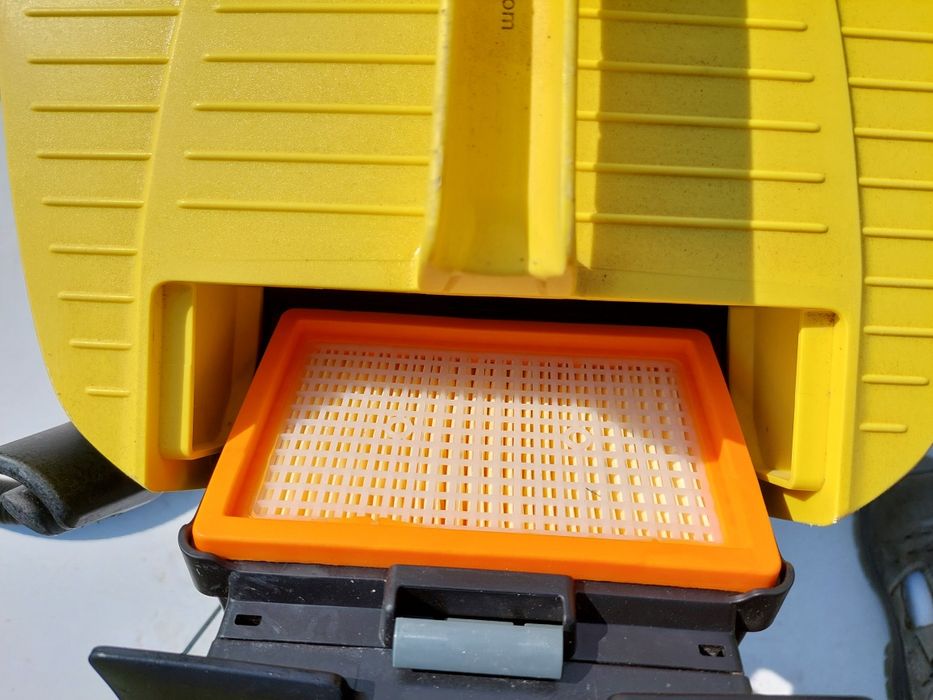 Odkurzacz piorący karcher mv4