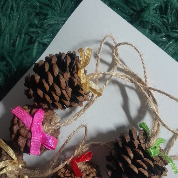 Choinka 45cm z szyszkami