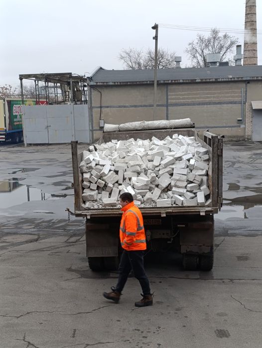 Вивезення будсміття , хламу