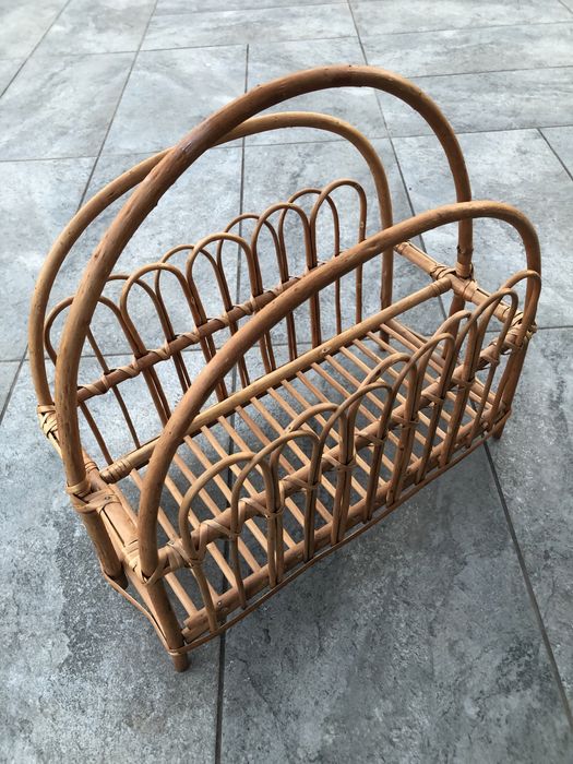 Wiklina. Gazetownik wiklinowy duży