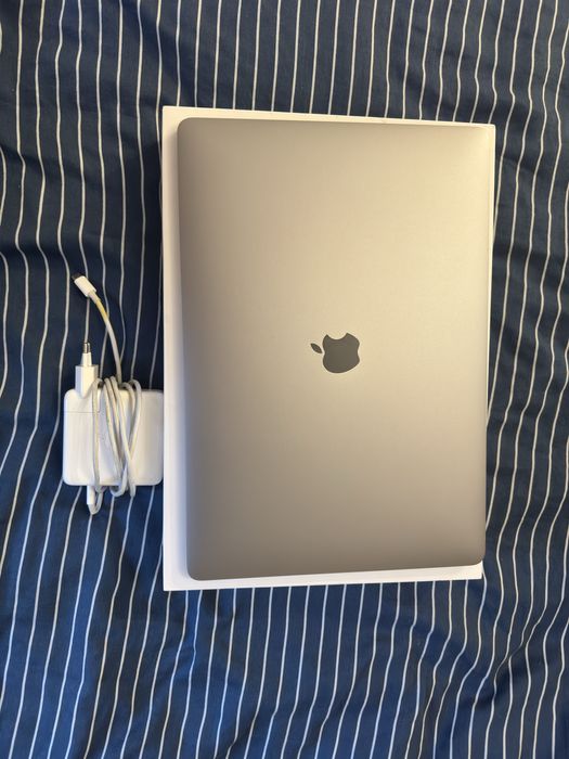 Macbook pro 15”  16/512gb 2020 intel touchbar