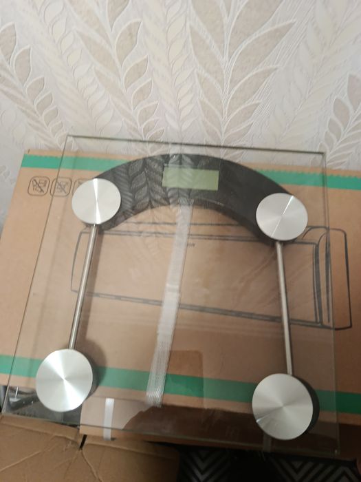 Ваги електронні не дорого. В непоганому стані