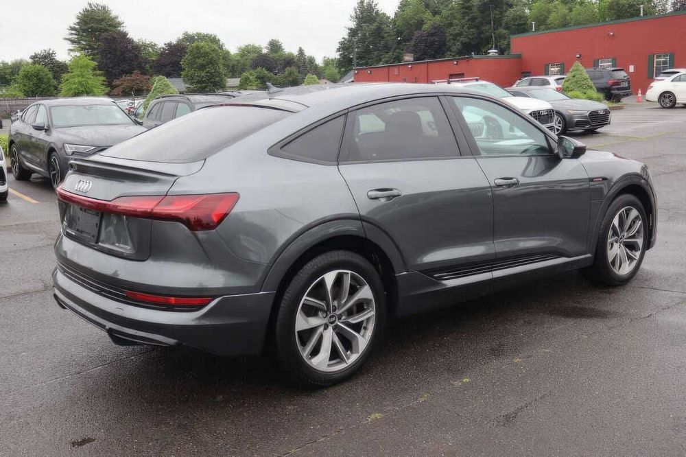 Audi e-tron Sportback quattro Premium Plus      2021