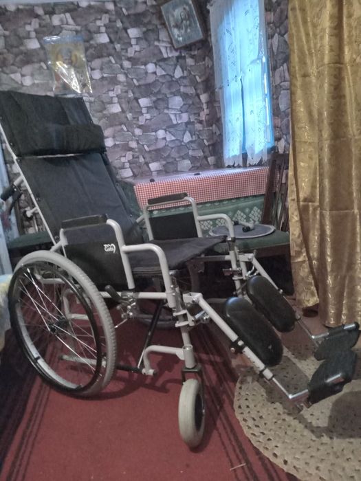 Продається інвалідний візок. Стан новий. Ціна вій 10000 грн.Тел.099218