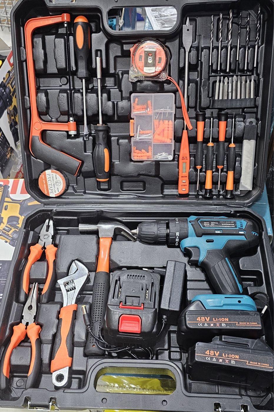 Maquina de furar e aparafusar com kit de ferramentas