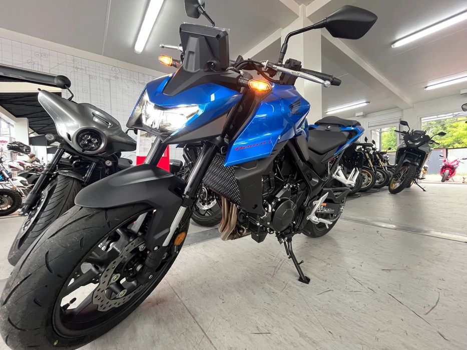 Honda CB CB 750 Hornet niebieski od ręki