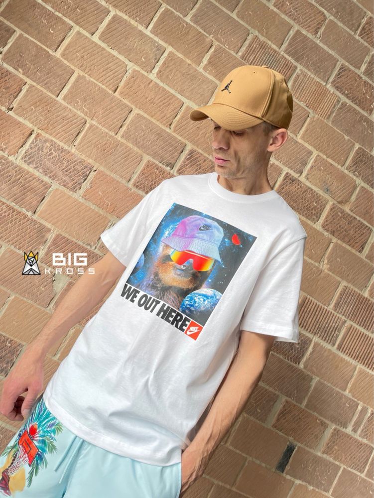 Чоловіча футболка Nike u nsw tee oc photo 1 (HJ0752-100); (HJ0752-010)
