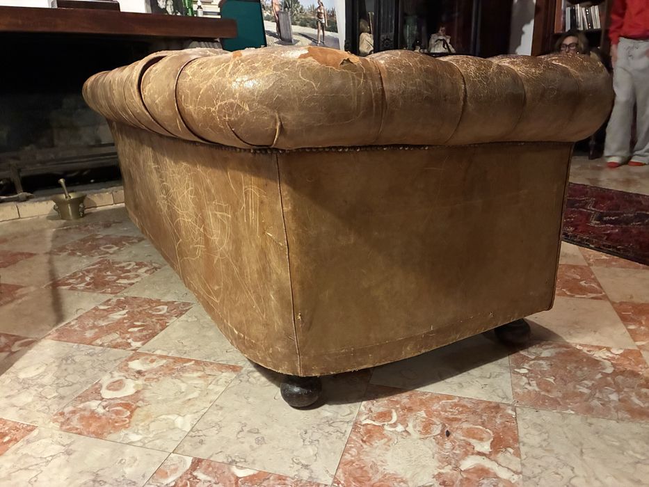 Sofa chesterfield 3 lugares