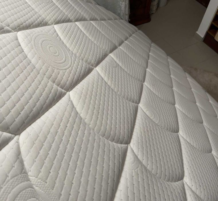 Colchão casal ( OPORTUNIDADE)