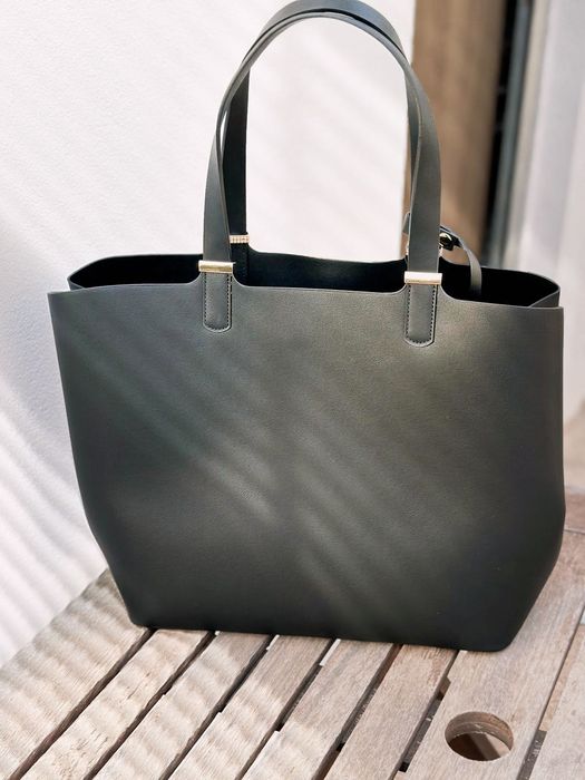 Bolsa Grande Preta Espaçosa e Leve Com Bolsa Interior Removível