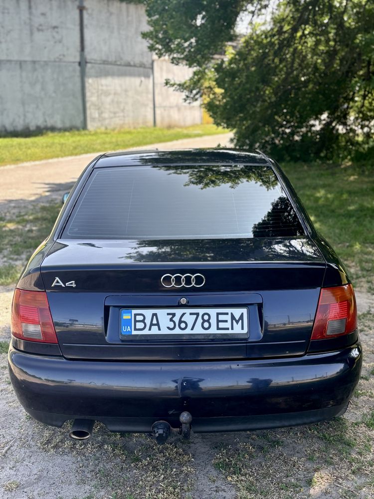 Audi A4 b5 1,6 механіка