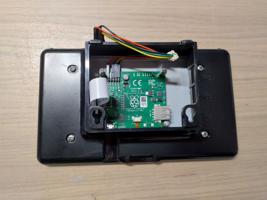 Raspberry Pi ekran dotykowy 7 cali 800x480 + obudowa oryginał