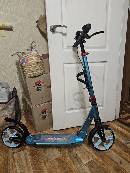 Двухколесный самокат Scale Sports SS-10 с ручным тормозом, складной, г