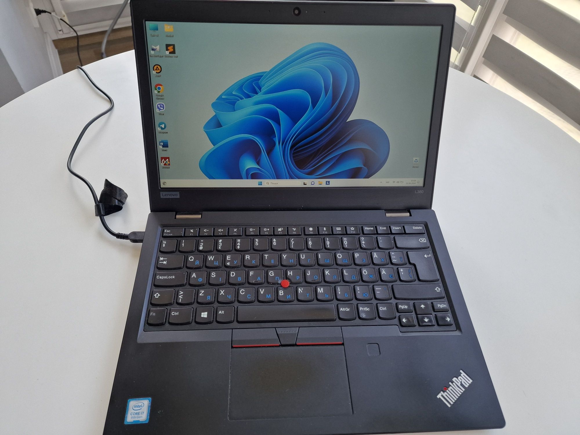 Продам ноутбук Lenovo ThinkPad corei7 8th Gen