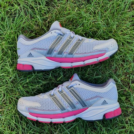 Жіночі спортивні бігові кросівки на літо adidas questar
