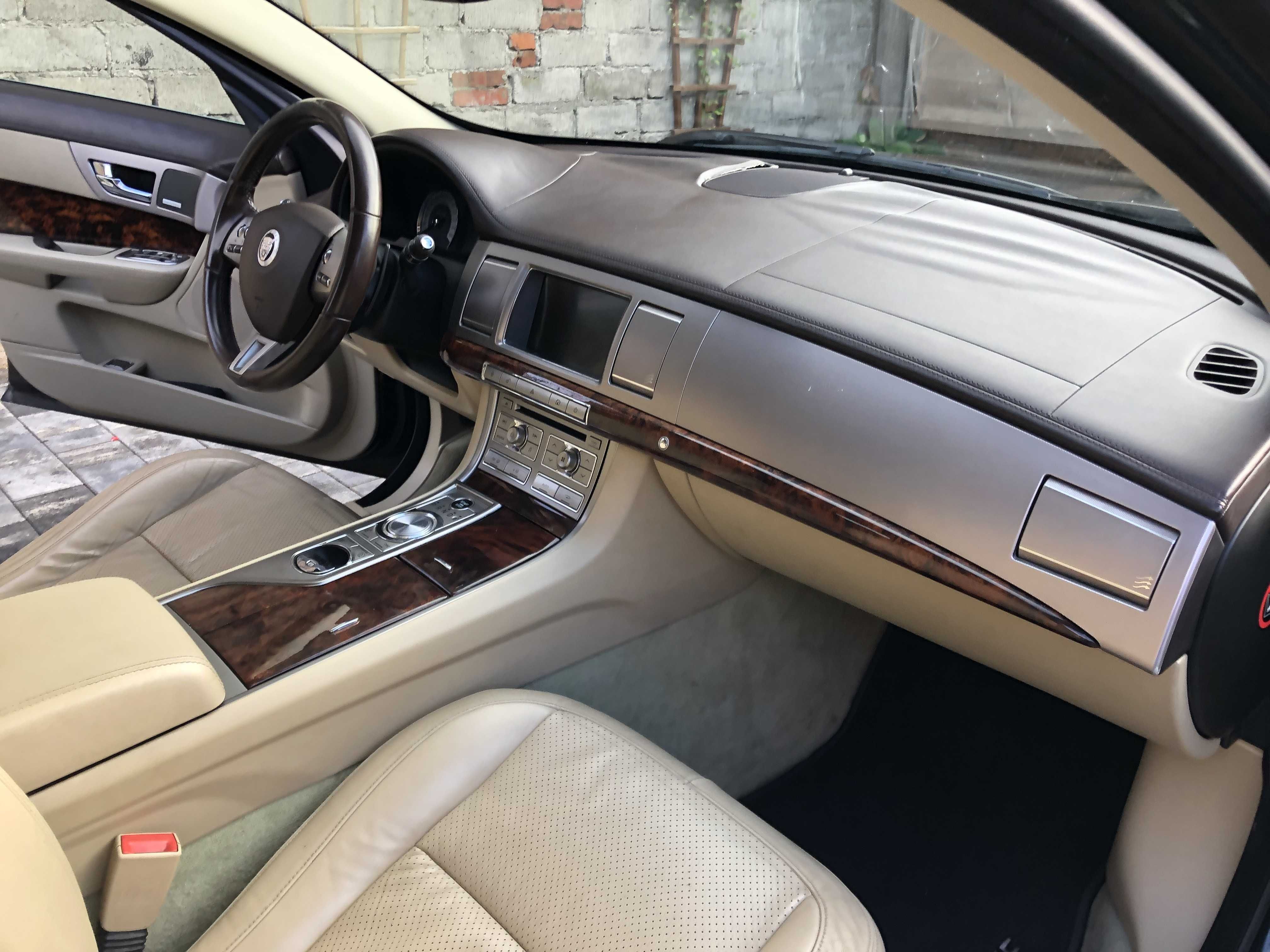Jaguar XF 3.0 V6 D Premium Luxury
