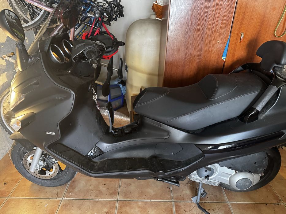 moto como nova  piaggio