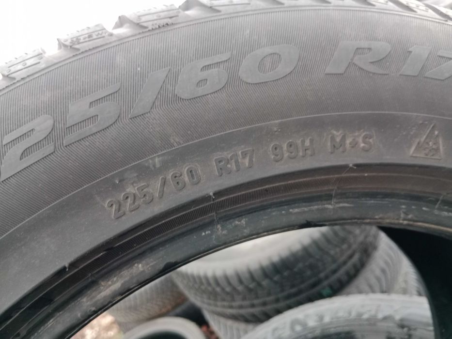 Opona używana 225/60R17 Pirelli Winter Sottozero 3 1szt.