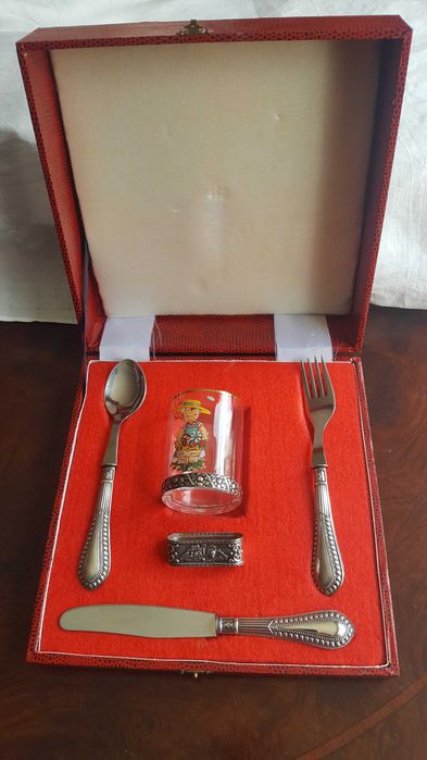 Estojo completo talher, copo e argola criança cabo em prata
