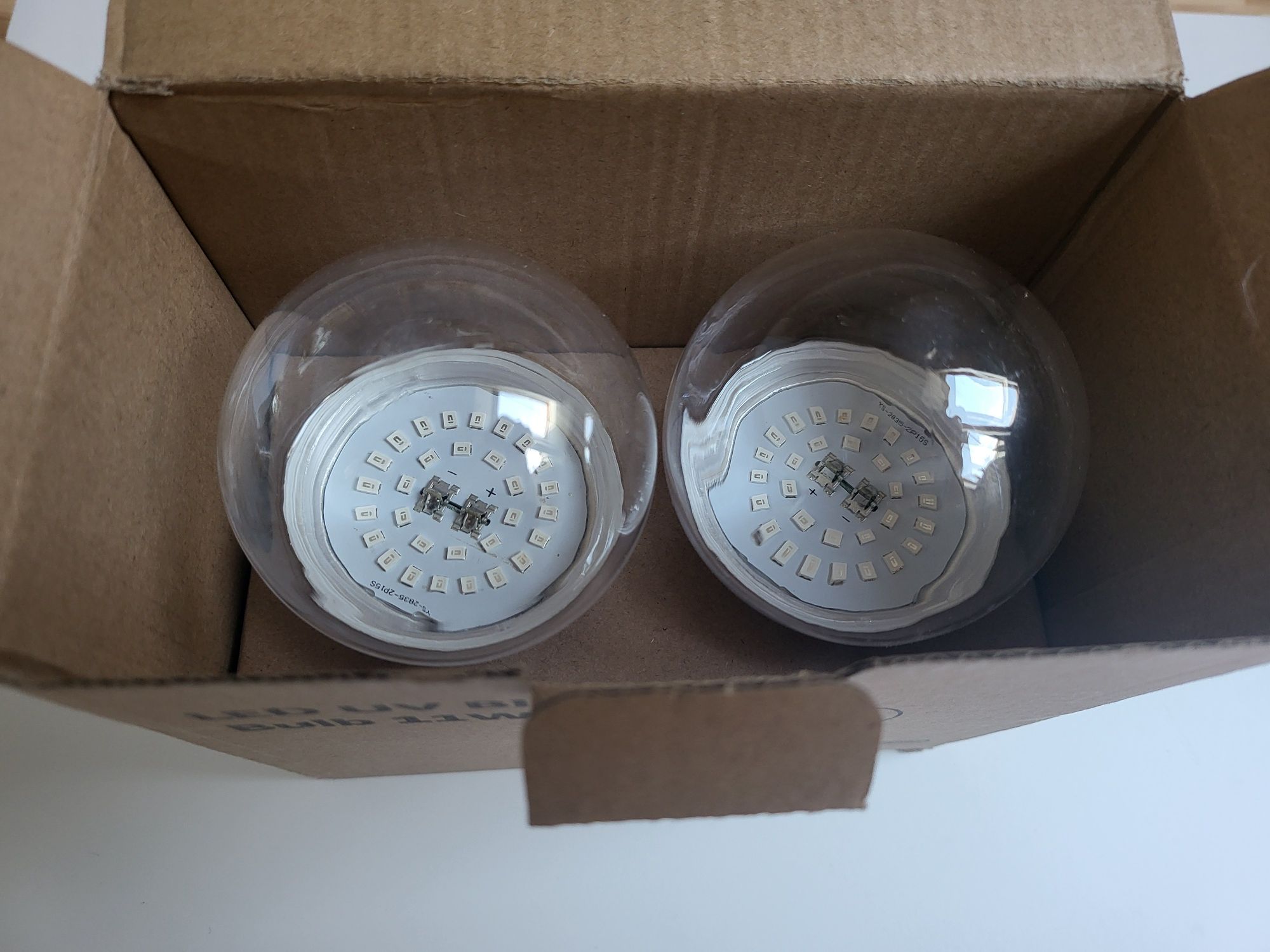 2 czarne żarówki LED 11 W