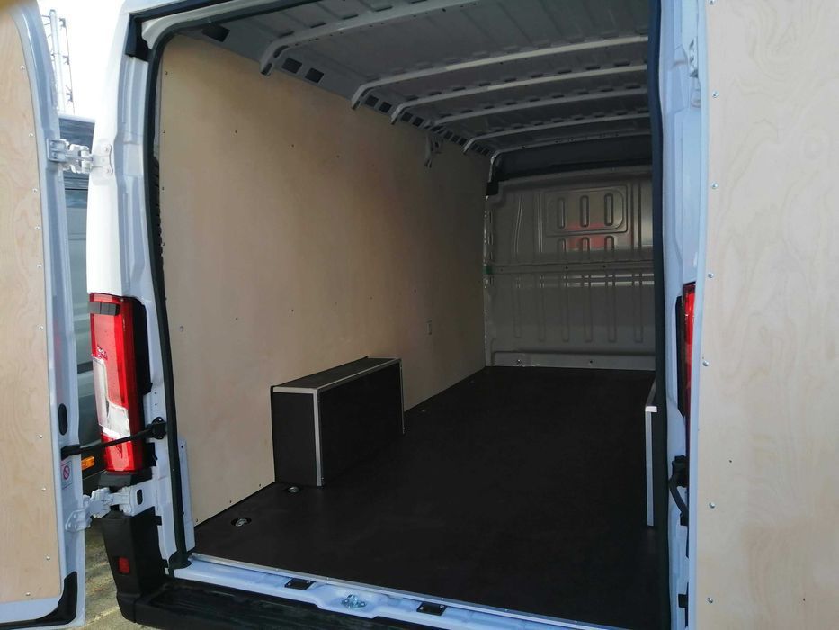 Zabudowa busa Fiat Ducato L4H2