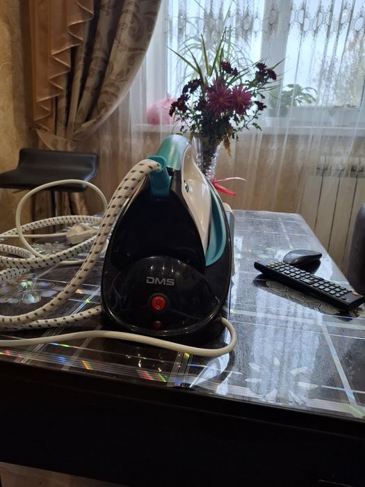 Продаётся утюг парогенератор DMS.