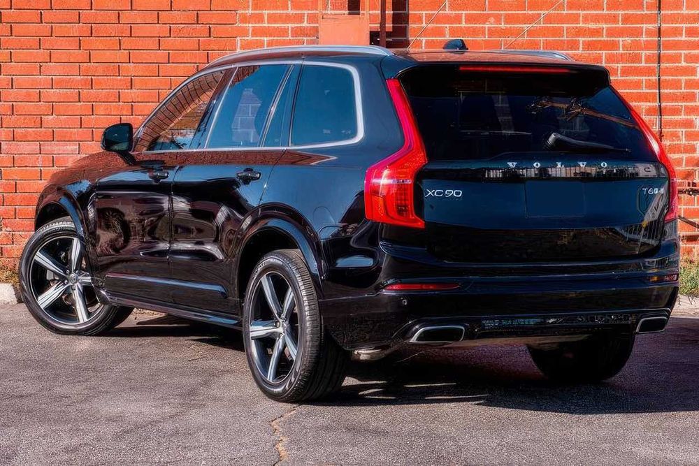 Volvo XC90 T6 R-Design      2018