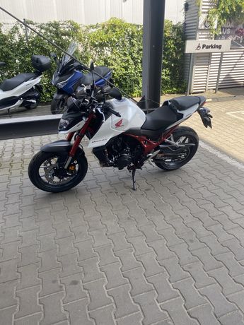 Honda hornet 750 kontrola trakcji abs 2023