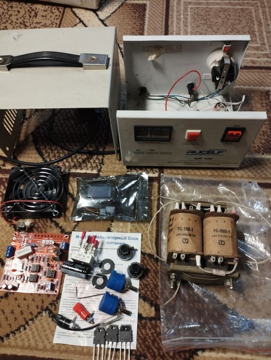 Регульований блок живлення лабораторний. Набір для самостійної збірки.