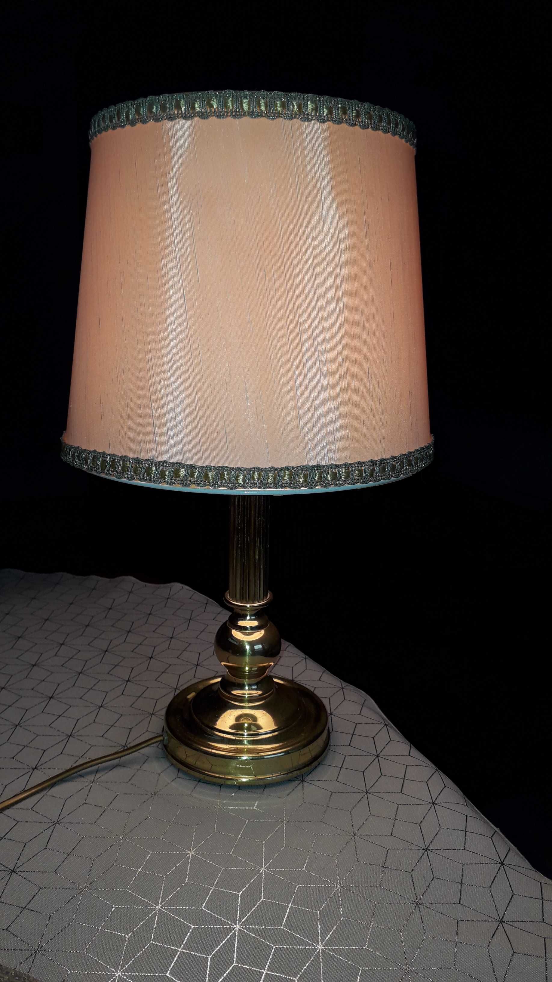 stara lampa mosiężna stołowa