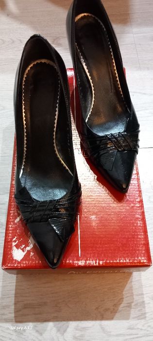 Oryginalne szpilki .Czarne