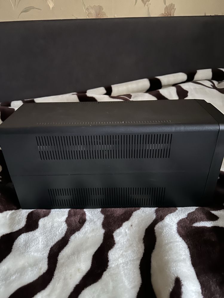 Источник бесперебойного питания APC Back-UPS 1600MI