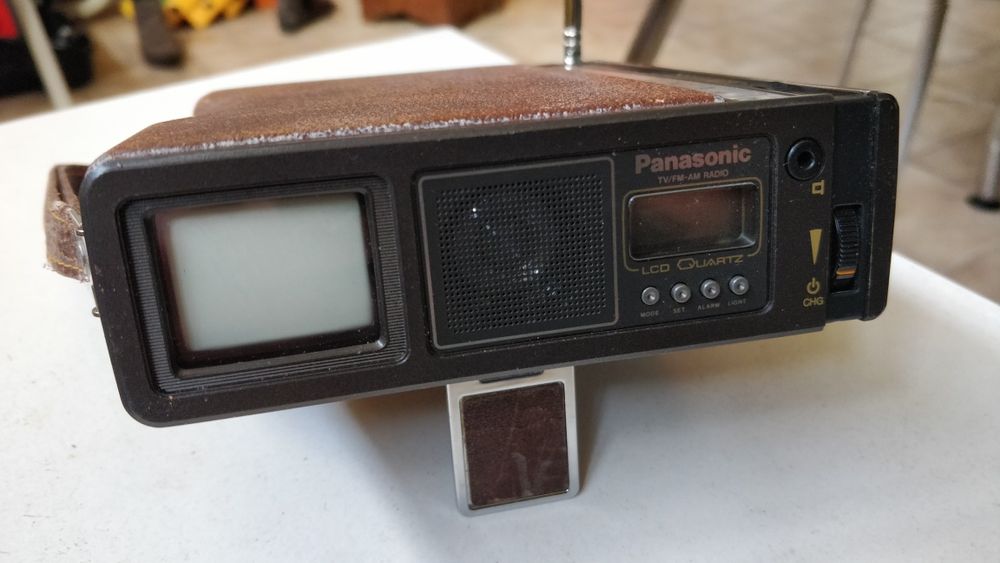 Rádio Tv Vintage Panasonic Tr 1001 S