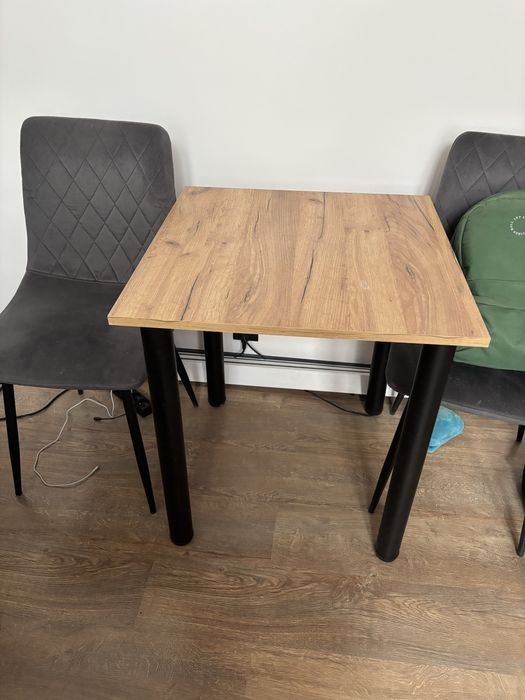 Stół kuchenny maly do salonu pokoju jak nowy