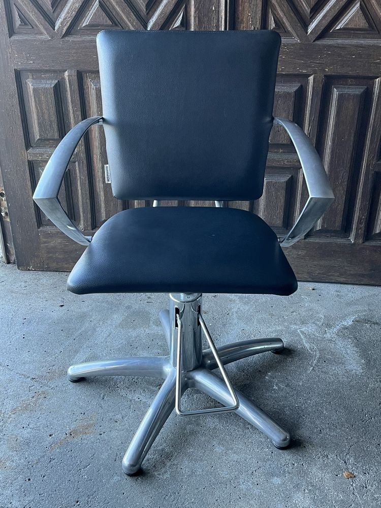 Cadeiras para cabeleireiro AVGroup italianas