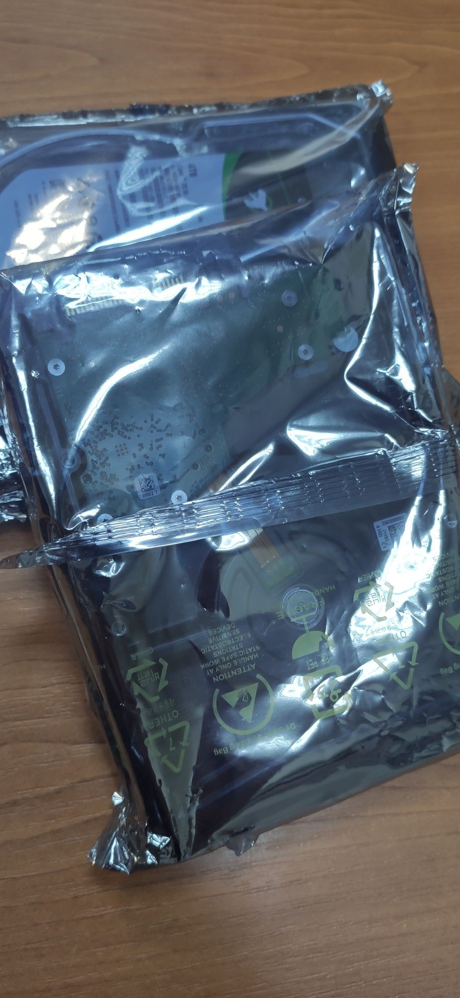 Нові, HDD диски Seagate Exos 7E10 4TB 7200rpm 256MB ST4000NM024B 3.5